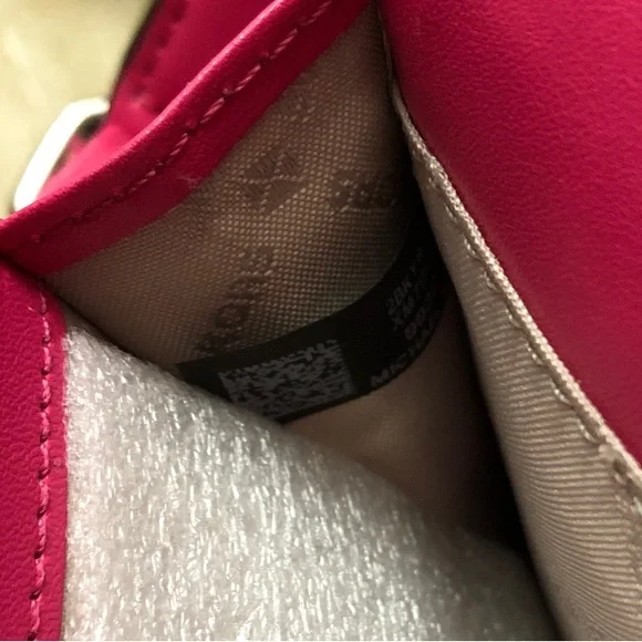 NWT! Michael Kors Pebble Leather Fuchsia Crossbody Bag Jet Set with Logo Strap - Picture 5 of 6